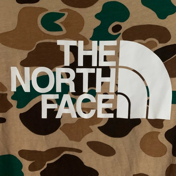 The North Face Camo Women’s T-shirt - Picture 4 of 6